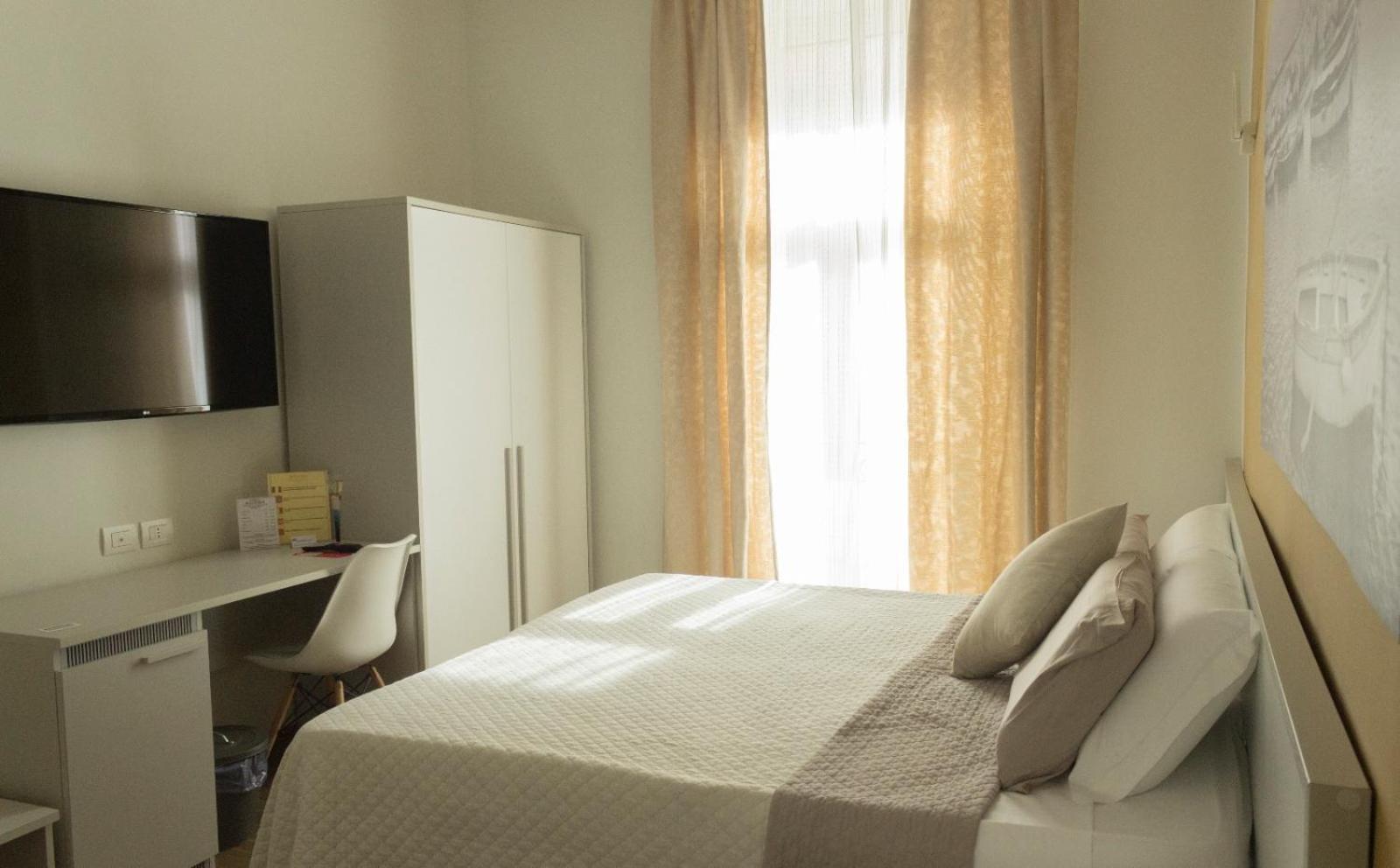 Rooms Stazione Centrale Neapel Rum bild